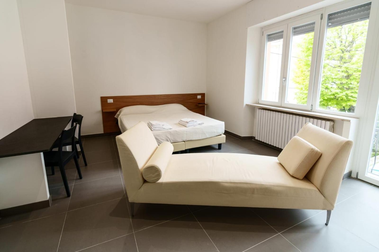 Camere Cavour 马切拉塔 外观 照片